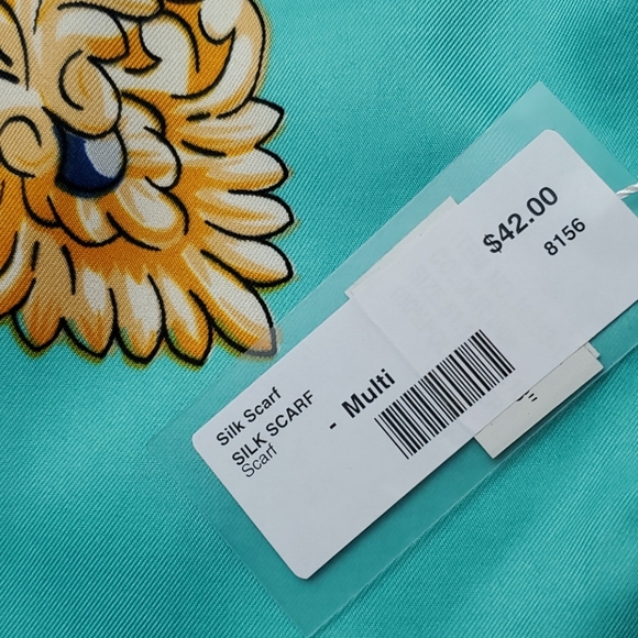 NWT sophisticated silky scarf - Picture 2 of 6